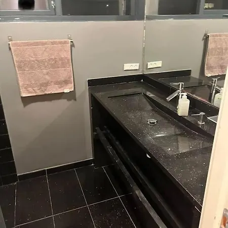 Διαμέρισμα Med Eget Bad, Kokken Og Terasse