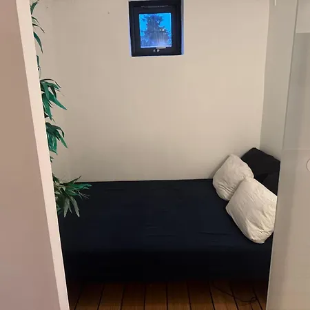 Med Eget Bad, Kokken Og Terasse Brondby